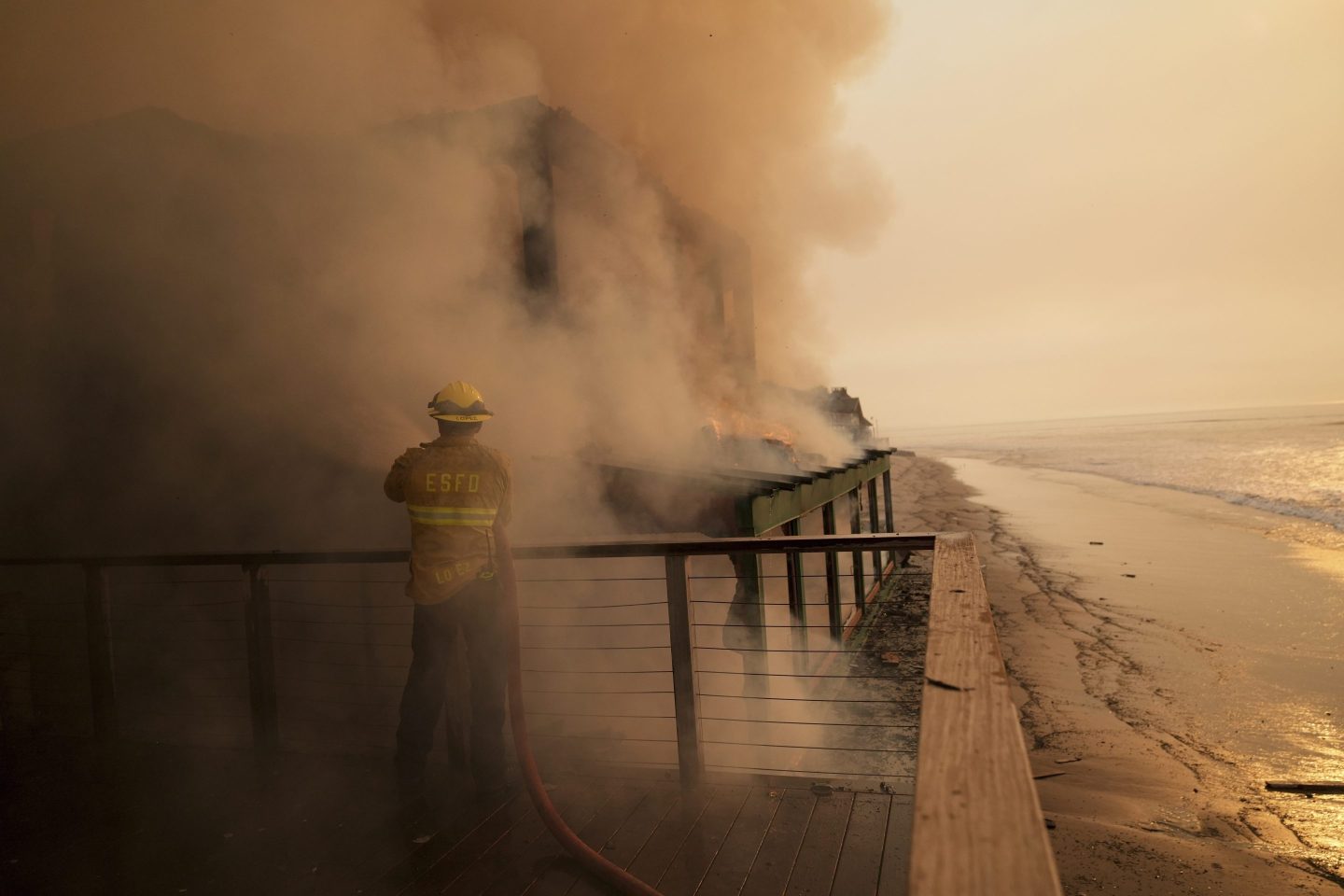 Powerful Santa Ana winds that fueled catastrophic Los Angeles wildfires expected to return in days